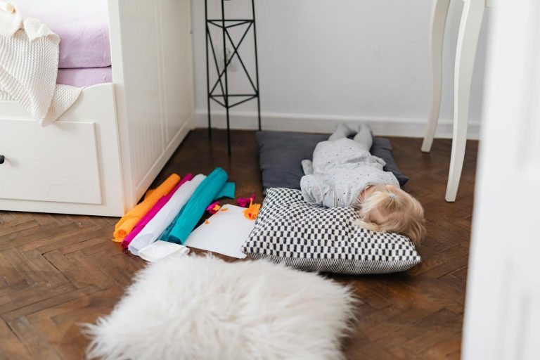 Banner Artikel - tidur di lantai bagus untuk sakit punggung